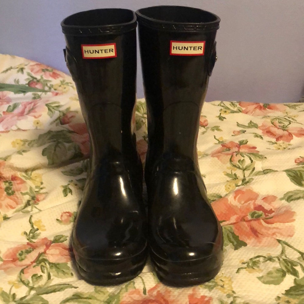 Women’s size 11 mid calf Hunter rain boots